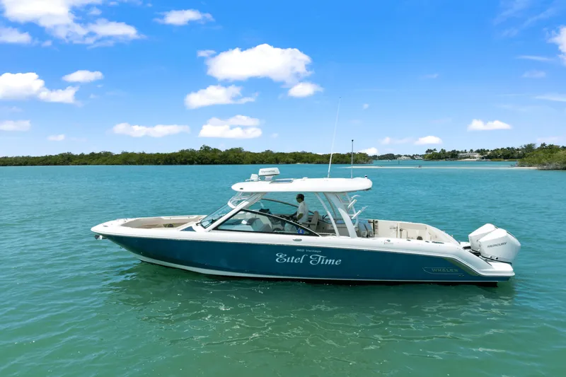Slide: The Image of Boston Whaler 320 VANTAGE 2019 - 2