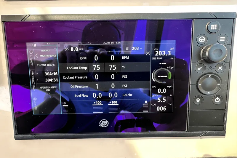 Slide: The Image of Boston Whaler 320 VANTAGE 2019 - 27