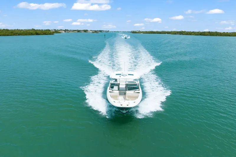 Slide: The Image of Boston Whaler 320 VANTAGE 2019 - 3