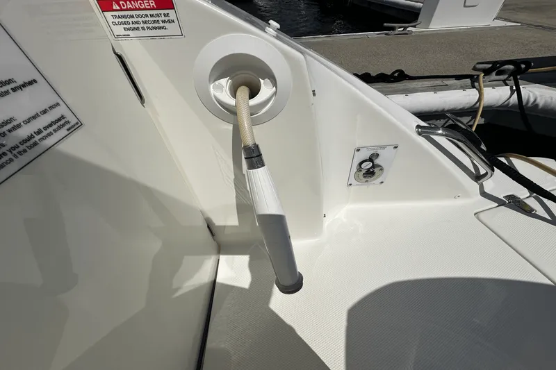 Slide: The Image of Boston Whaler 320 VANTAGE 2019 - 62