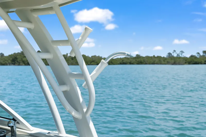 Slide: The Image of Boston Whaler 320 VANTAGE 2019 - 67