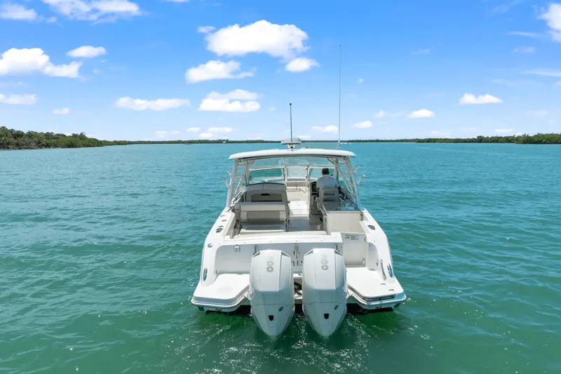 Slide: The Image of Boston Whaler 320 VANTAGE 2019 - 7