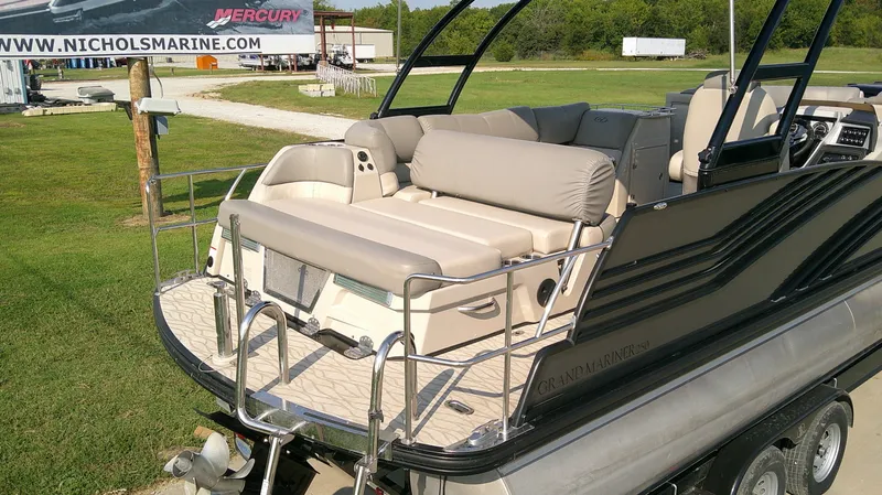 Slide: The Image of Harris Grand Mariner 250 2019 - 11