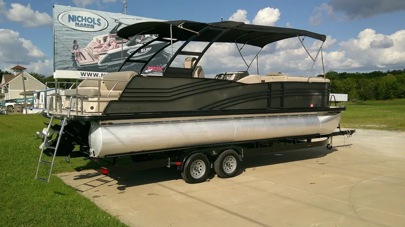 Slide: The Image of Harris Grand Mariner 250 2019 - 13
