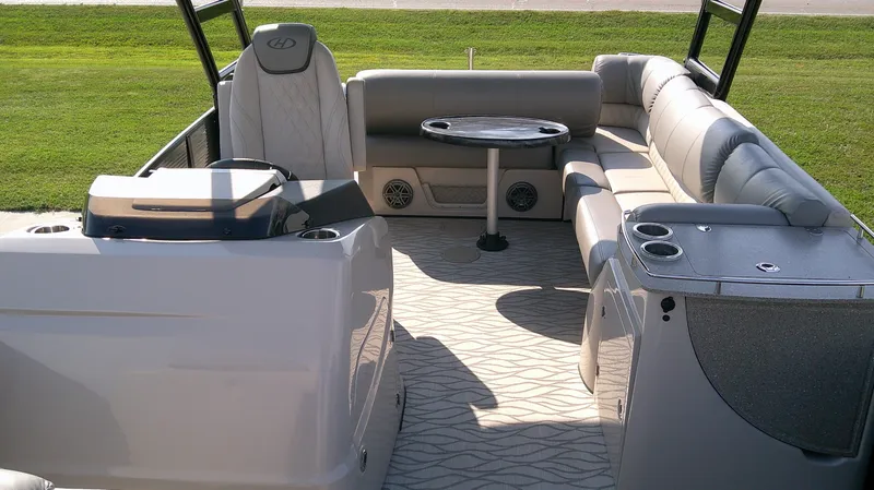 Slide: The Image of Harris Grand Mariner 250 2019 - 3