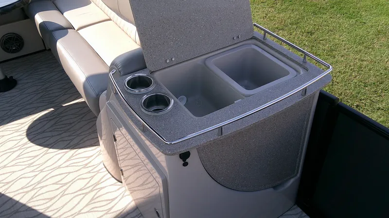 Slide: The Image of Harris Grand Mariner 250 2019 - 4