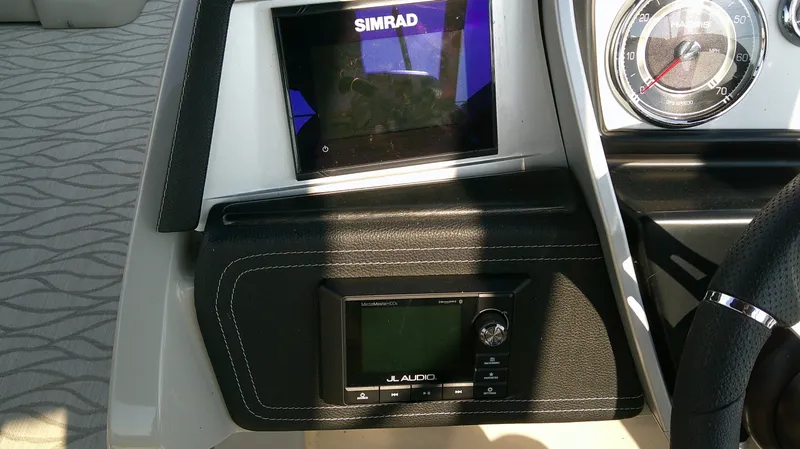 Slide: The Image of Harris Grand Mariner 250 2019 - 7