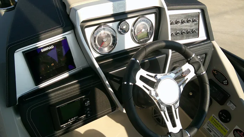 Slide: The Image of Harris Grand Mariner 250 2019 - 8