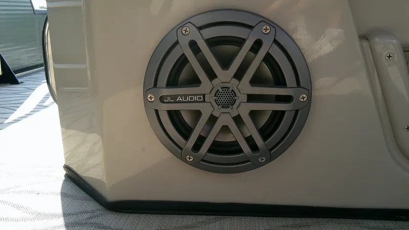 Slide: The Image of Harris Grand Mariner 250 2019 - 9