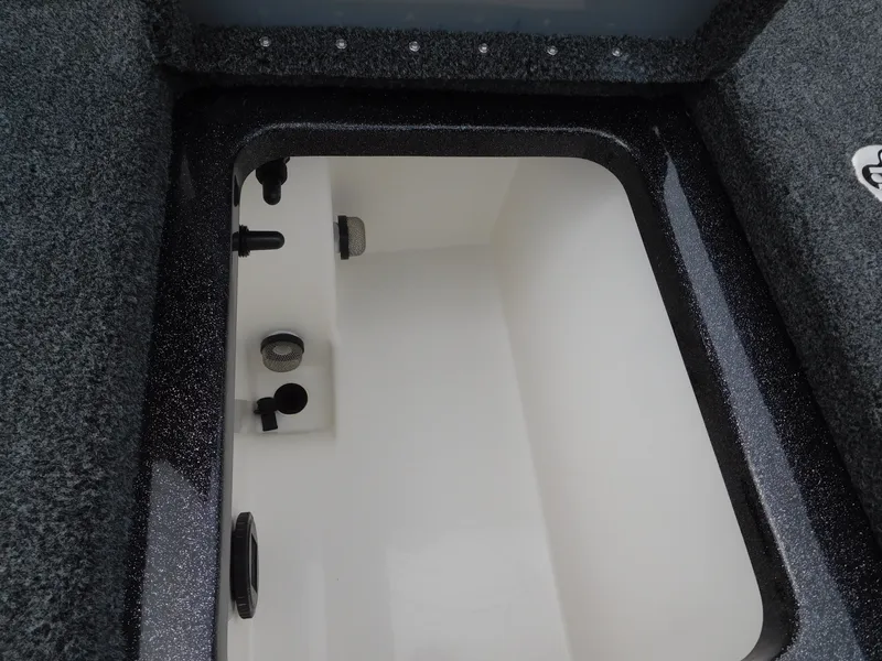 Slide: The Image of Caymas CX 21 PRO 2026 - 14