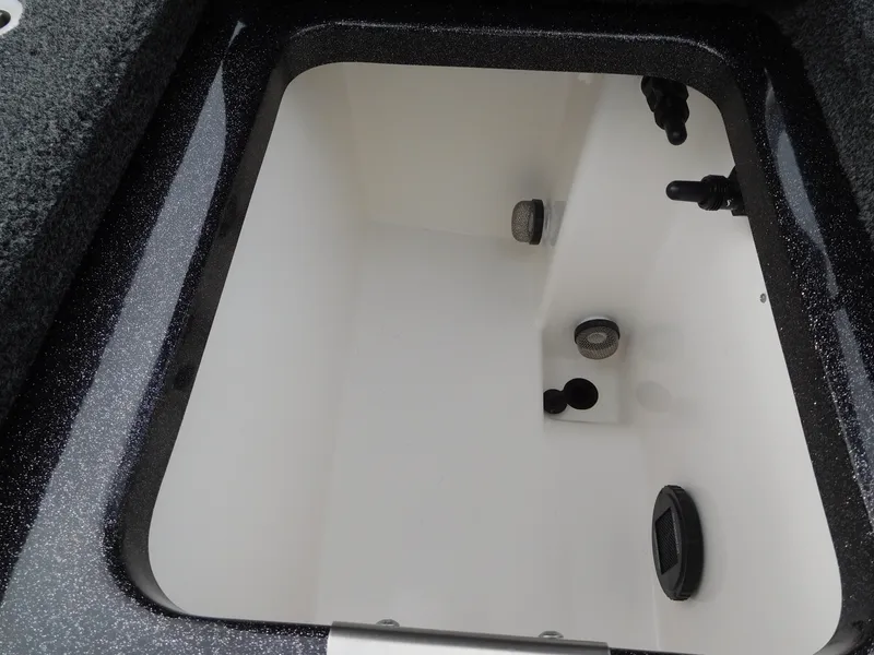 Slide: The Image of Caymas CX 21 PRO 2026 - 15