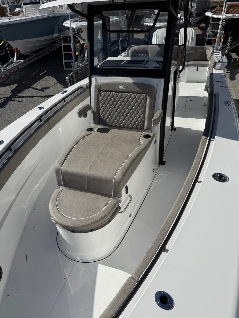 Slide: The Image of Sea Hunt Ultra 305 CB 2026 - 6