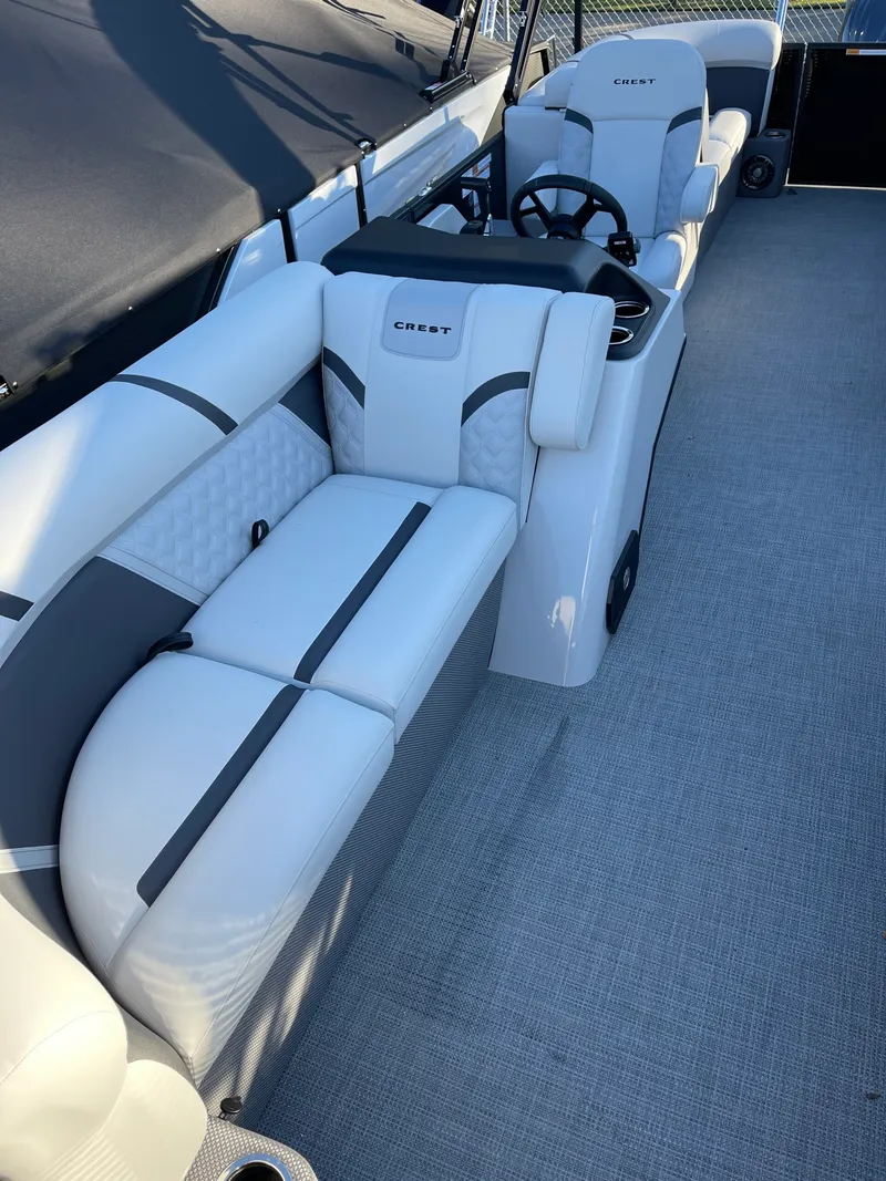 Slide: The Image of Crest Classic 220 SLC 2025 - 2