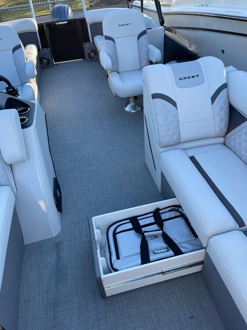 Slide: The Image of Crest Classic 220 SLC 2025 - 3