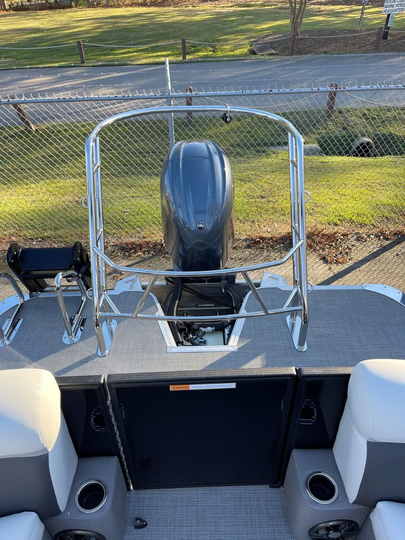 Slide: The Image of Crest Classic 220 SLC 2025 - 9