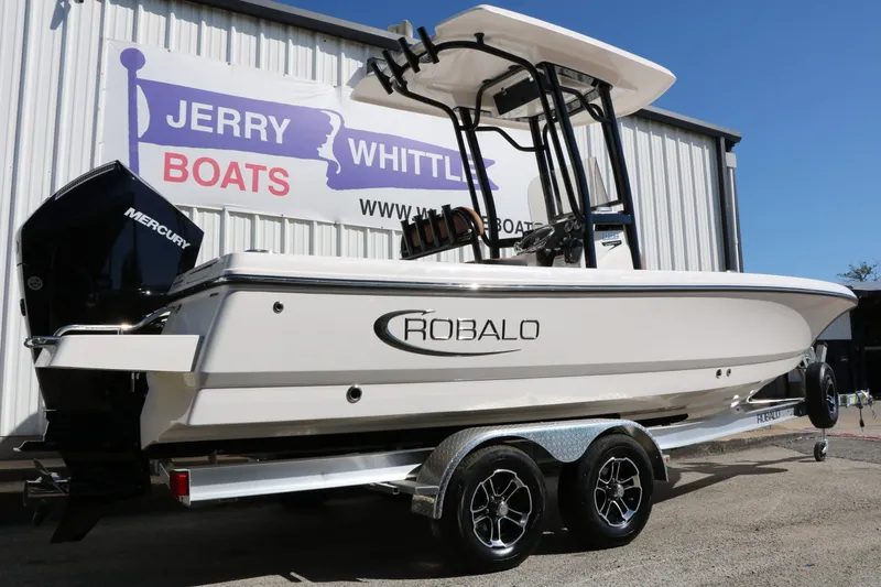 Slide: The Image of Robalo 226 Cayman 2024 - 2