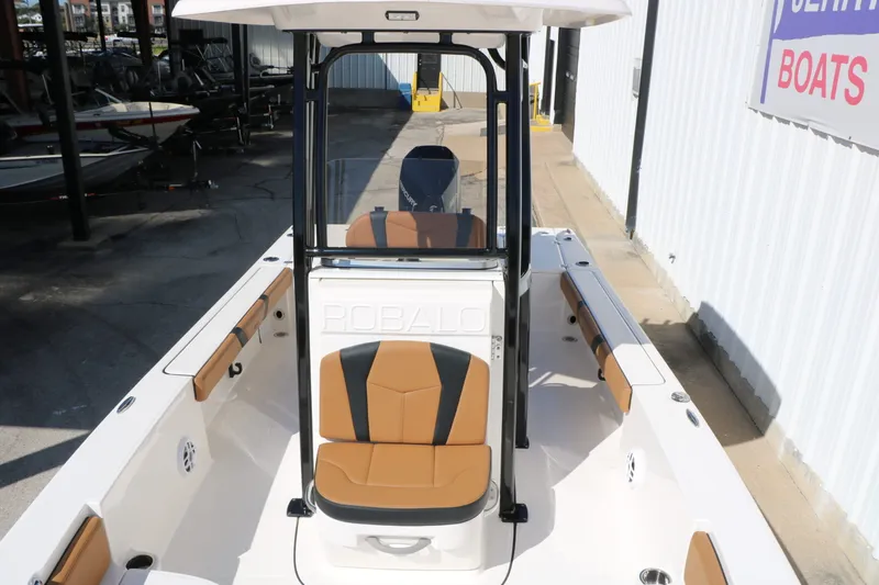 Slide: The Image of Robalo 226 Cayman 2024 - 20