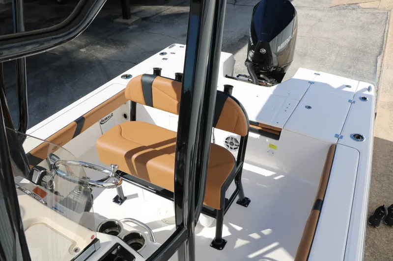 Slide: The Image of Robalo 226 Cayman 2024 - 25