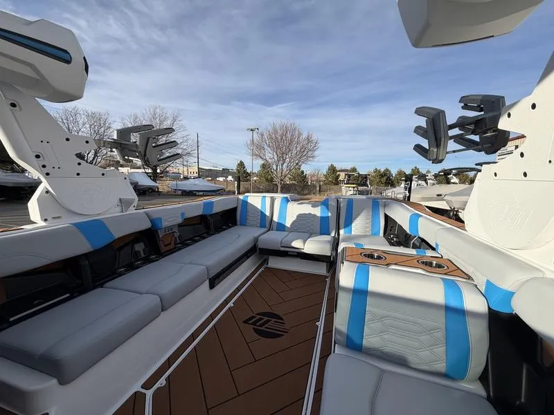 Slide: The Image of Malibu 26 LSV 2026 - 26