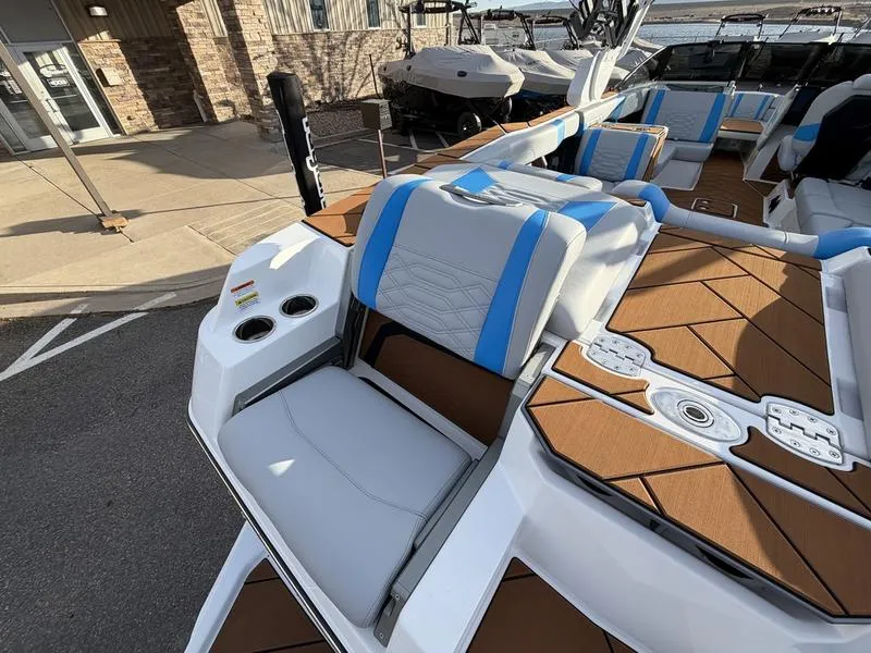 Slide: The Image of Malibu 26 LSV 2026 - 33