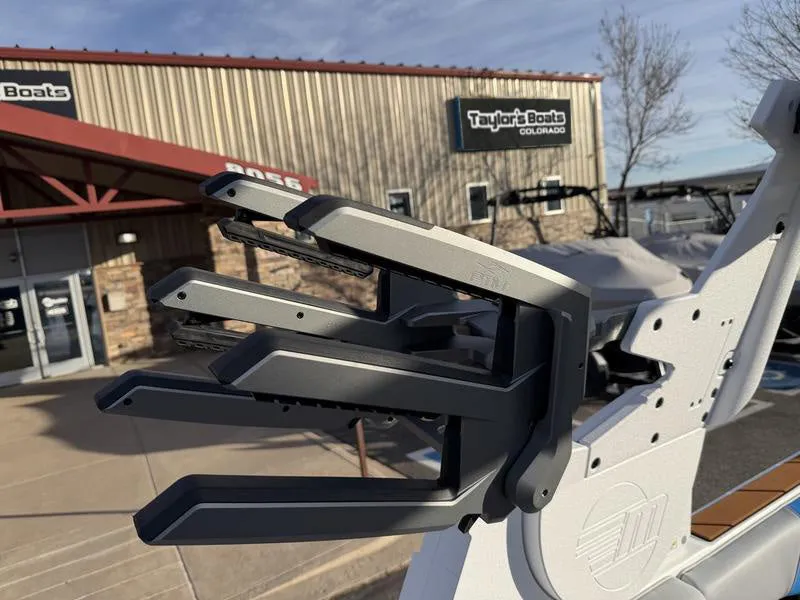 Slide: The Image of Malibu 26 LSV 2026 - 15