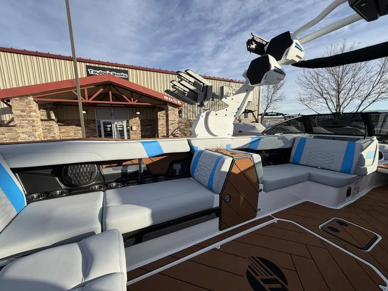 Slide: The Image of Malibu 26 LSV 2026 - 25