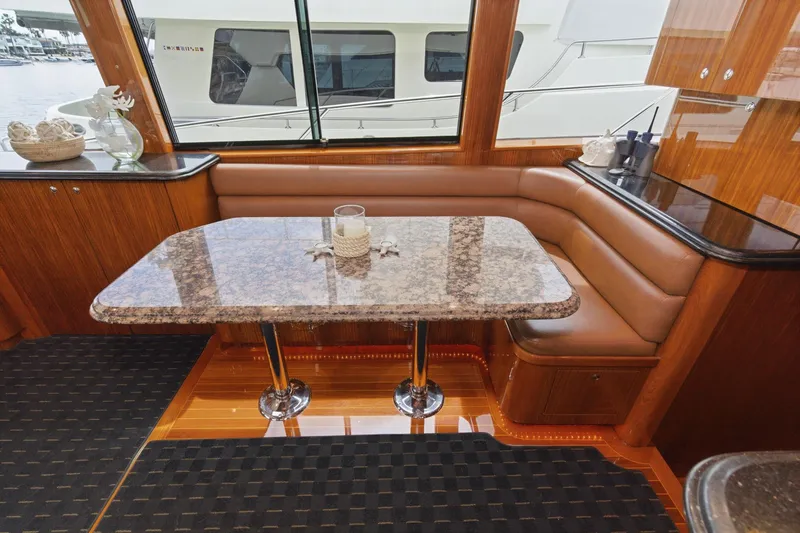 Slide: The Image of Hatteras 58 Convertible 1991 - 20