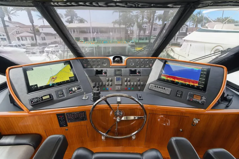 Slide: The Image of Hatteras 58 Convertible 1991 - 6