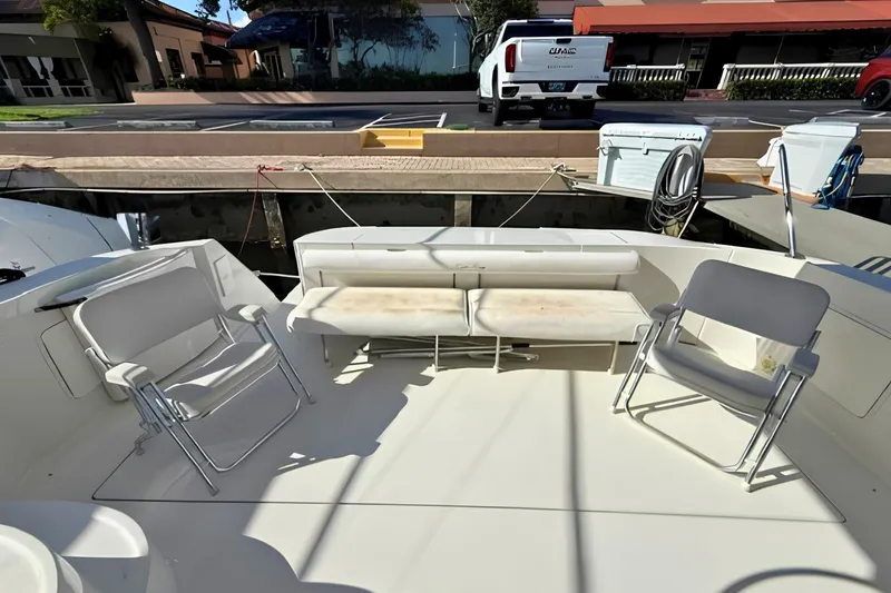 Slide: The Image of Sea Ray 560 Sedan Bridge 2000 - 12