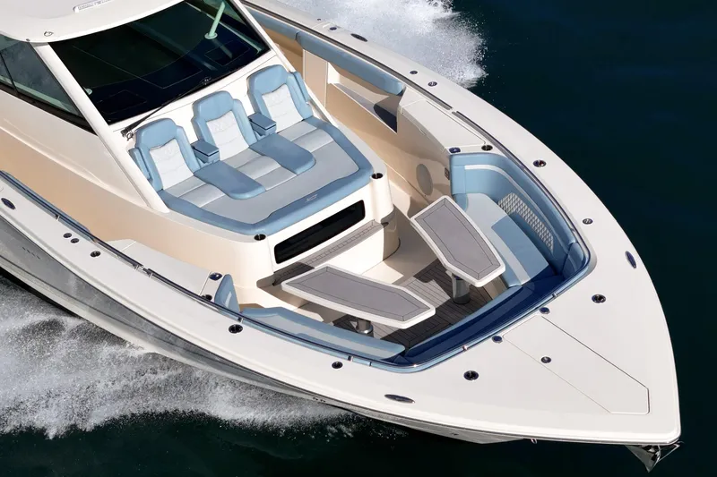 Slide: The Image of Scout 530 LXF 2023 - 14