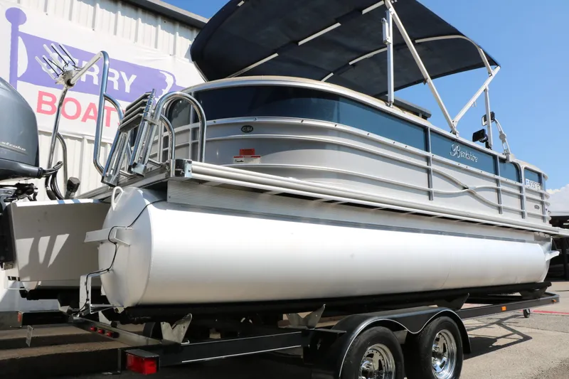 Slide: The Image of Berkshire Pontoons 22 RFX Cts Tri-toon 2017 - 12