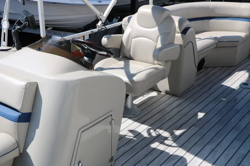 Slide: The Image of Berkshire Pontoons 22 RFX Cts Tri-toon 2017 - 22