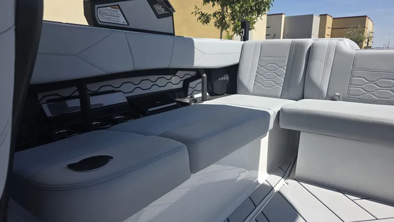 Slide: The Image of Malibu 23 LSV 2026 - 10