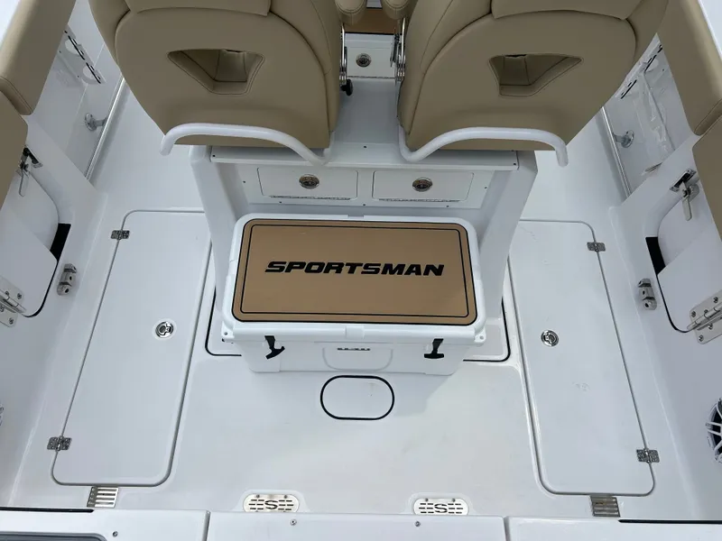 Slide: The Image of Sportsman 261 Heritage 2026 - 11
