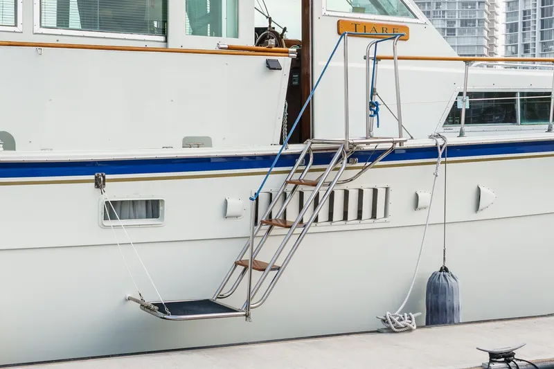 Slide: The Image of Hatteras 53 Motor Yacht 1971 - 4