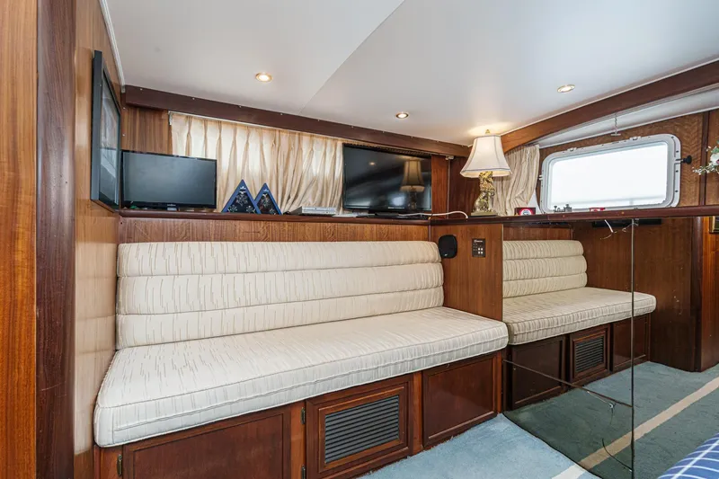 Slide: The Image of Hatteras 53 Motor Yacht 1971 - 47