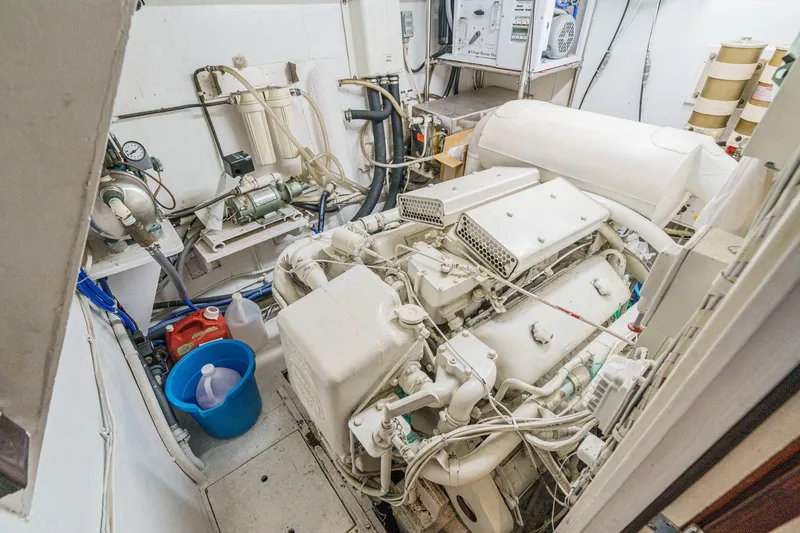 Slide: The Image of Hatteras 53 Motor Yacht 1971 - 54