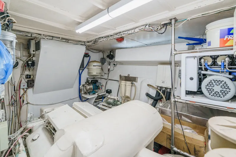 Slide: The Image of Hatteras 53 Motor Yacht 1971 - 57