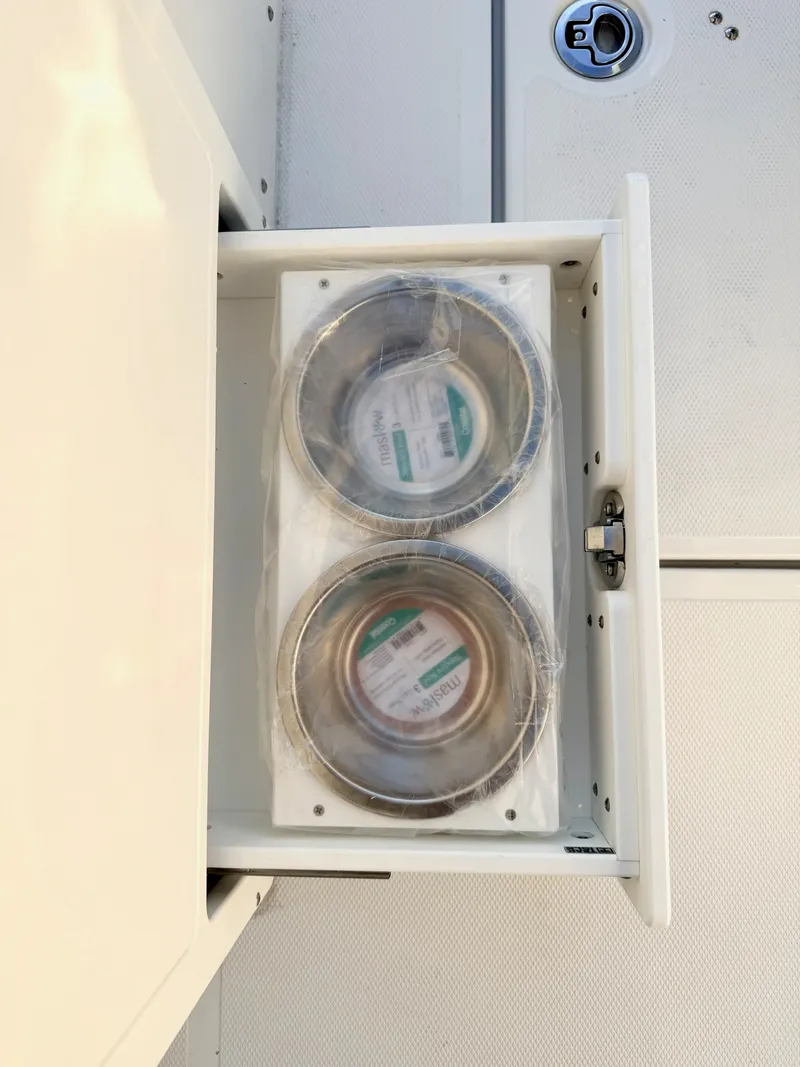 Slide: The Image of Sea Hunt Ultra 275 CB 2026 - 20