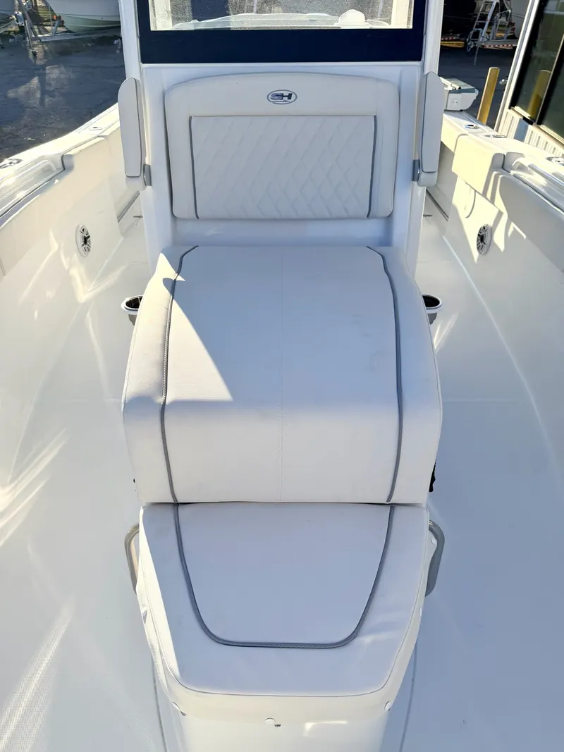 Slide: The Image of Sea Hunt Ultra 275 CB 2026 - 21