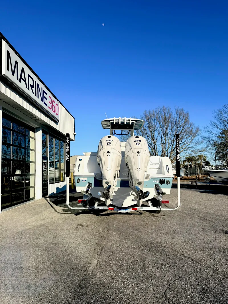 Slide: The Image of Sea Hunt Ultra 275 CB 2026 - 4