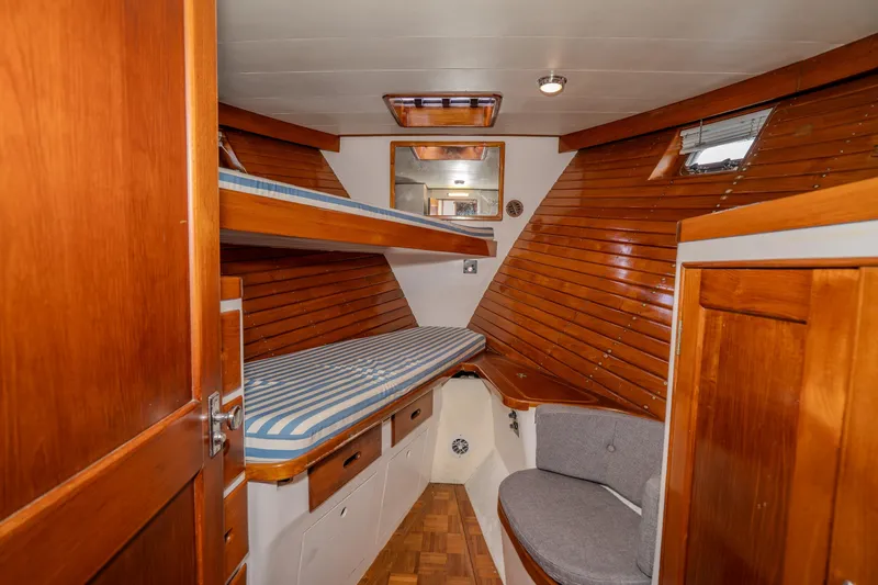 Slide: The Image of Grand Banks 55 Alaskan 1973 - 27