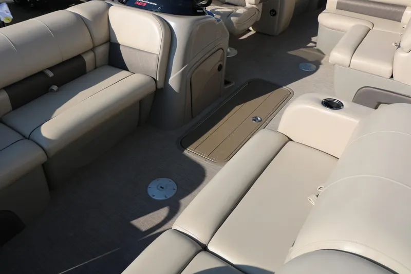 Slide: The Image of Tracker Party Barge 22 Dlx XP3 2022 - 15