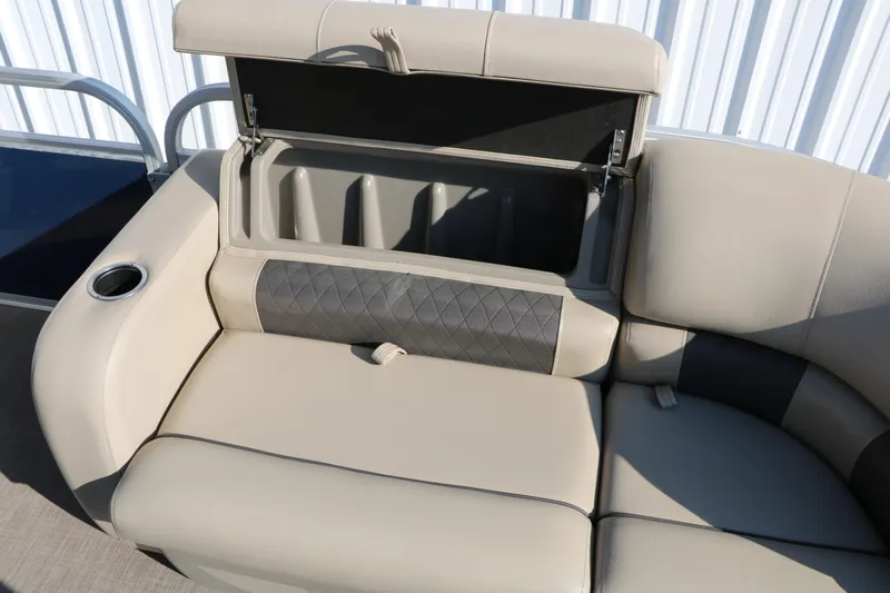 Slide: The Image of Tracker Party Barge 22 Dlx XP3 2022 - 24