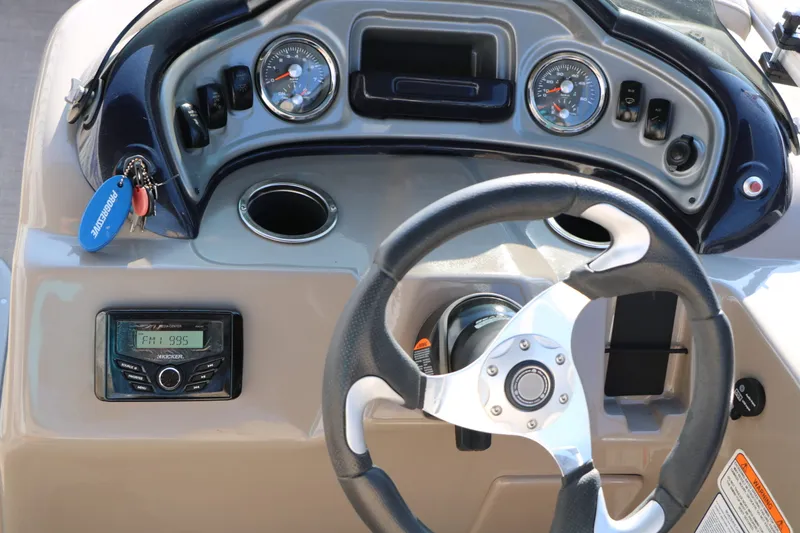 Slide: The Image of Tracker Party Barge 22 Dlx XP3 2022 - 25