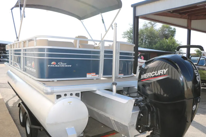 Slide: The Image of Tracker Party Barge 22 Dlx XP3 2022 - 8