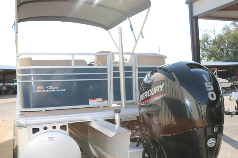 Slide: The Image of Tracker Party Barge 22 Dlx XP3 2022 - 9