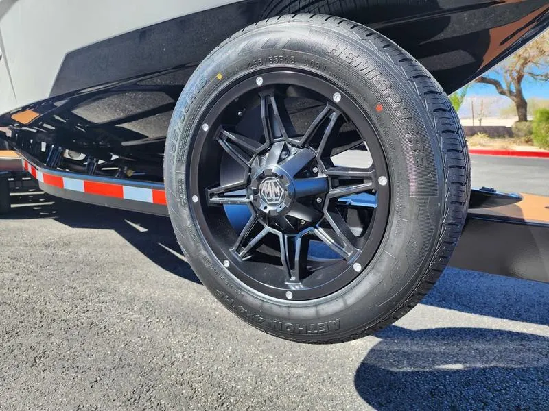 Slide: The Image of Malibu 26 LSV 2026 - 16