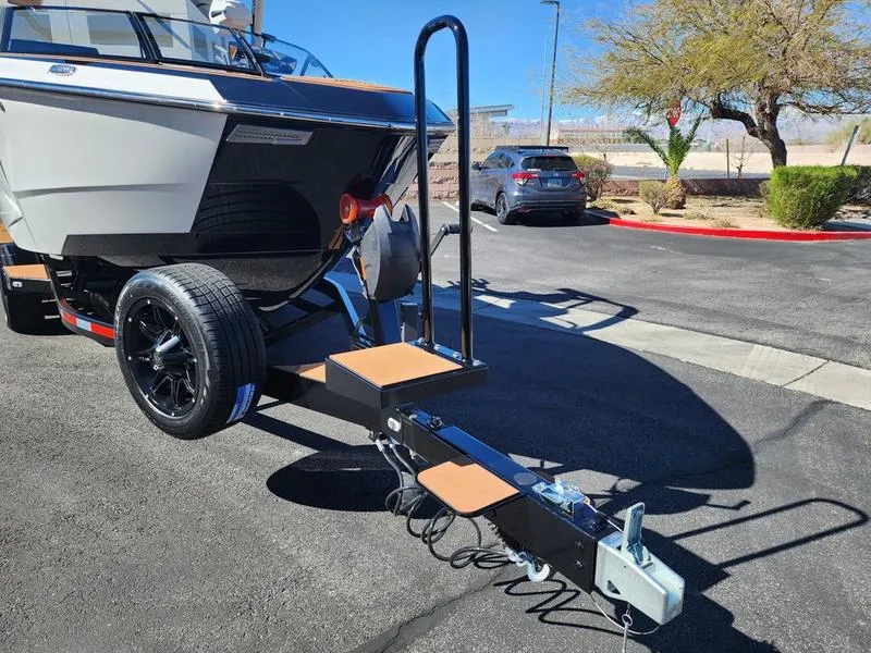 Slide: The Image of Malibu 26 LSV 2026 - 3