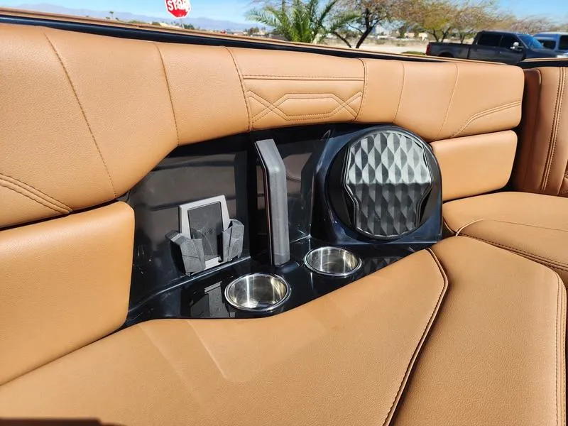 Slide: The Image of Malibu 26 LSV 2026 - 32